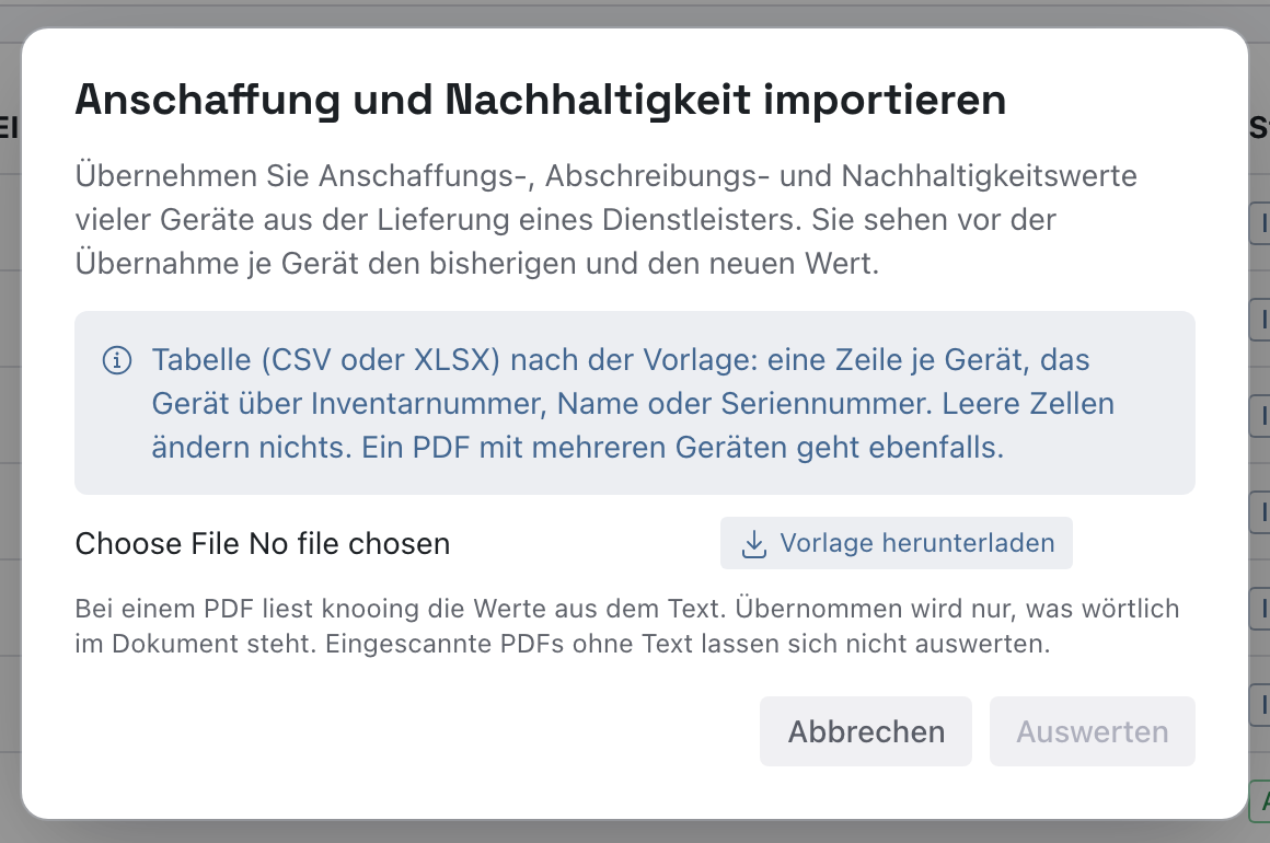 Dialog Anschaffung und Nachhaltigkeit importieren mit dem Hinweis zur Tabelle, dem Dateifeld, Vorlage herunterladen und den Knöpfen Abbrechen und Auswerten