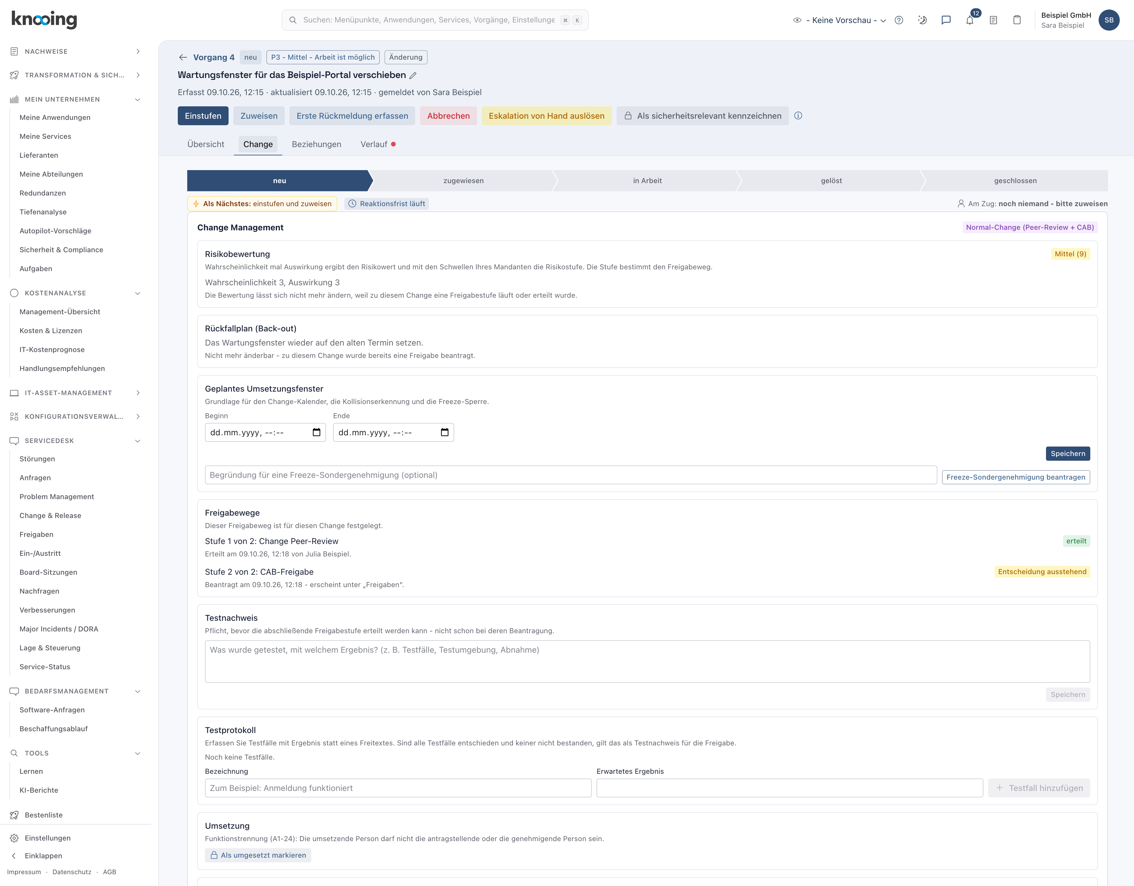 Abschnitt Freigabewege: Stufe 1 Change Peer-Review ist erteilt, Stufe 2 CAB-Freigabe steht auf Entscheidung ausstehend